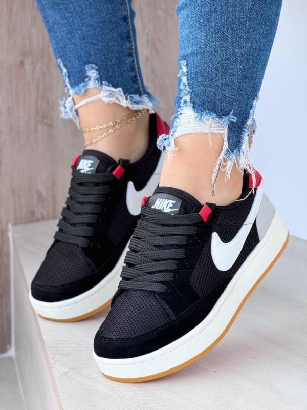 Nike SB Negro Rojo Dama